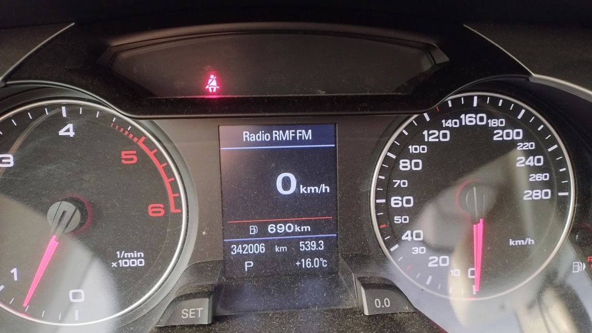 Audi A4 b8 2.7tdi 2008r 190KM