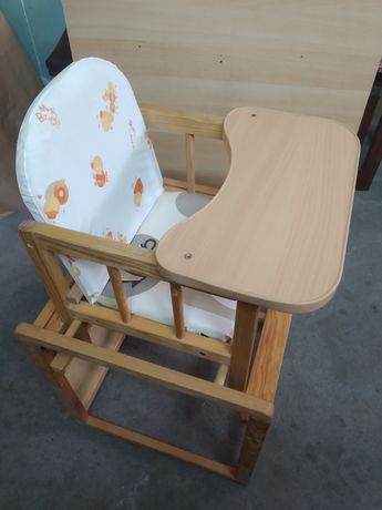 Krzesełko do jedzenia dla dziecka