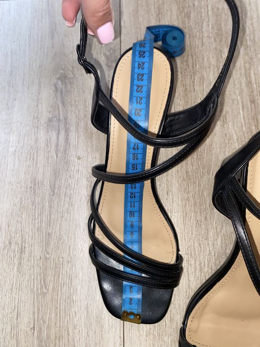 Босоніжки на завязках розмір 40