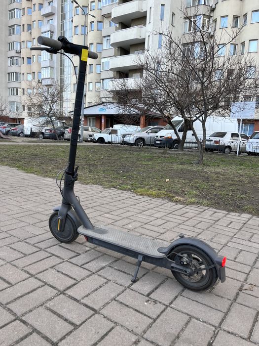 Електросамокат Xiaomi Mi Electric Scooter 1S