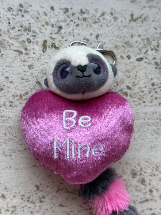 Brelok walentynki lemur maskotka zawieszka
