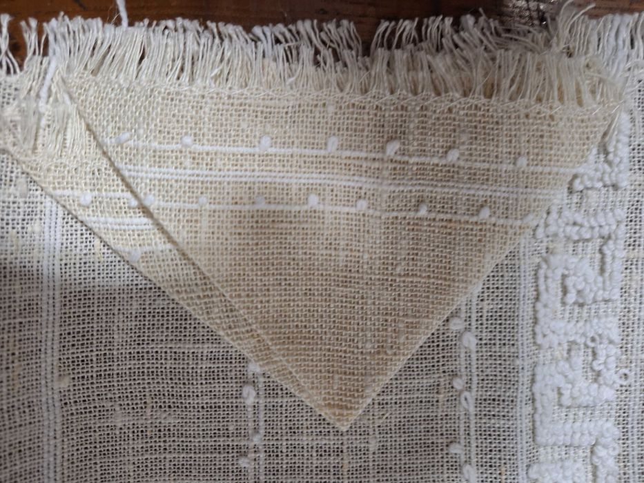 Caminho de mesa bordados à mão da Lixa  individual e guardanapos