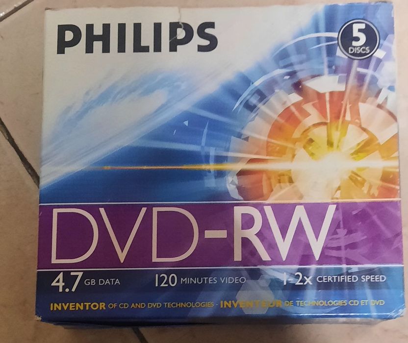 Caixa com 5 dvd-rw marca Philips