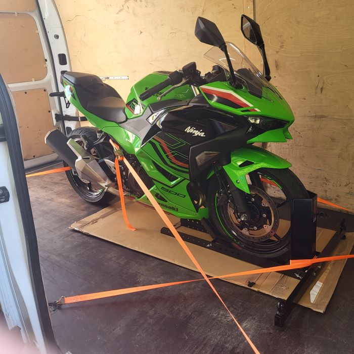 Wynajem busa i usługi transportowe