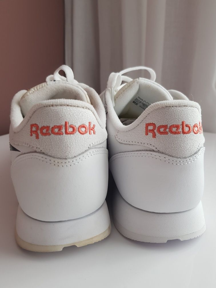 Кросівки Reebok classik 38 білі оригінал