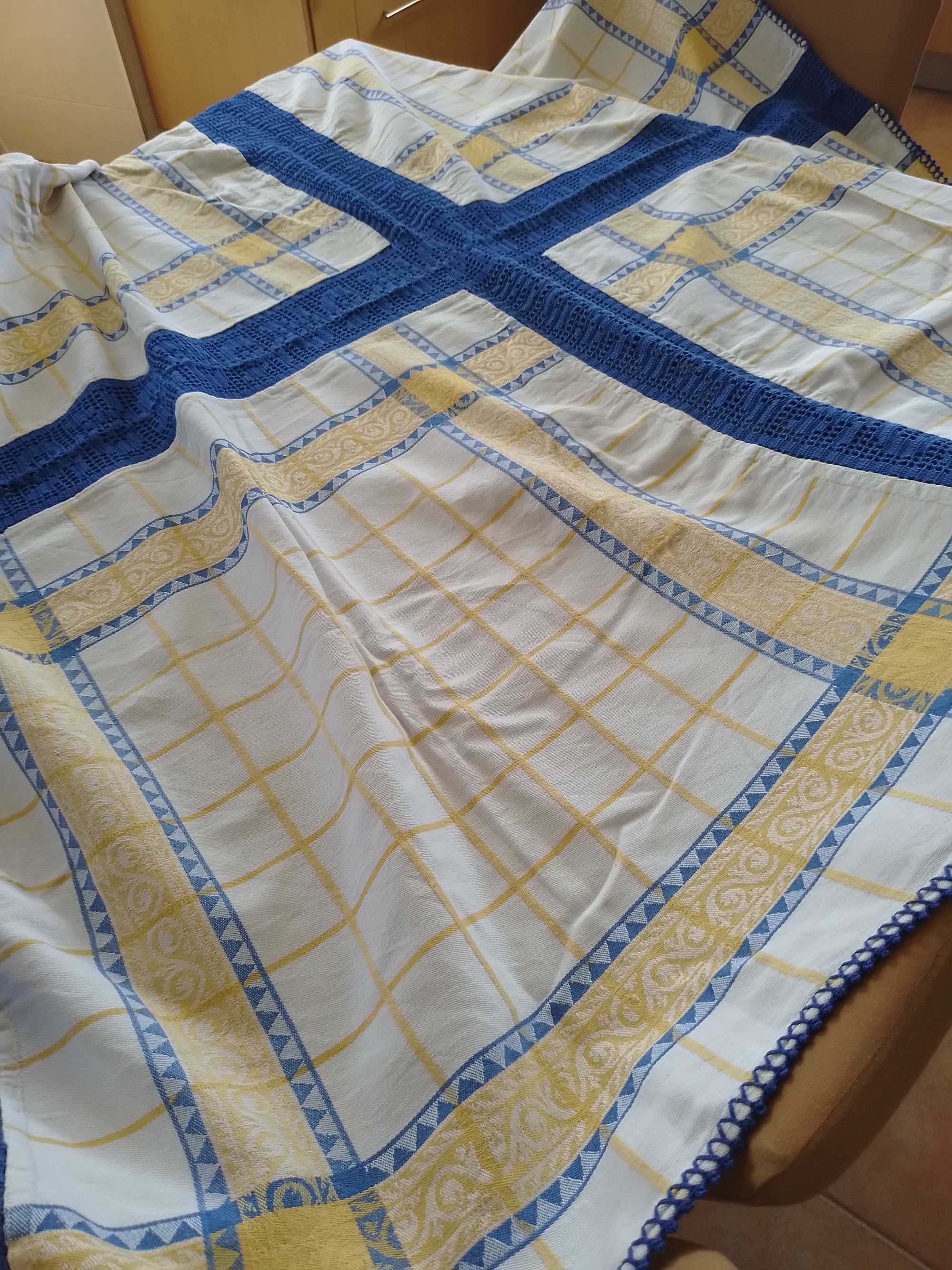 Venda toalhas de crochet e tecido
