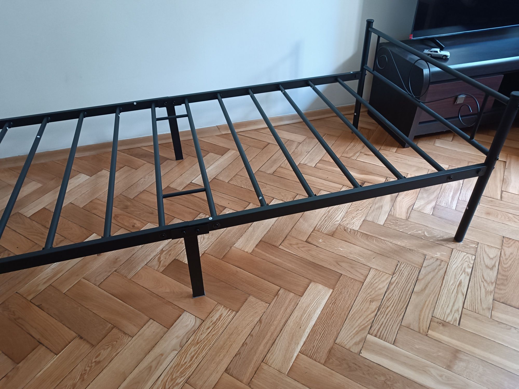 Łóżko metalowe czarne z materacem 90/200