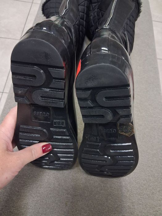 Утелені гумові чоботи Guess