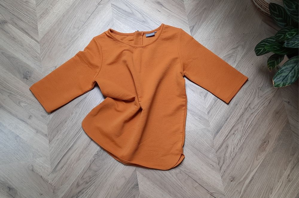 Bluzka w kolorze musztardowym r. 38