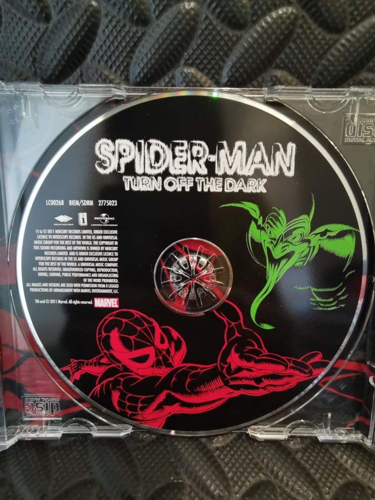 Spider-Man- Turn off the dark - CD Soundtrack stan idealny