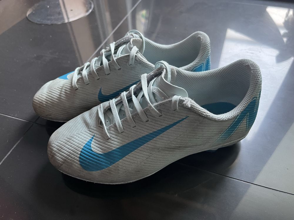 Chuteiras Nike Mercurial tam. 34
