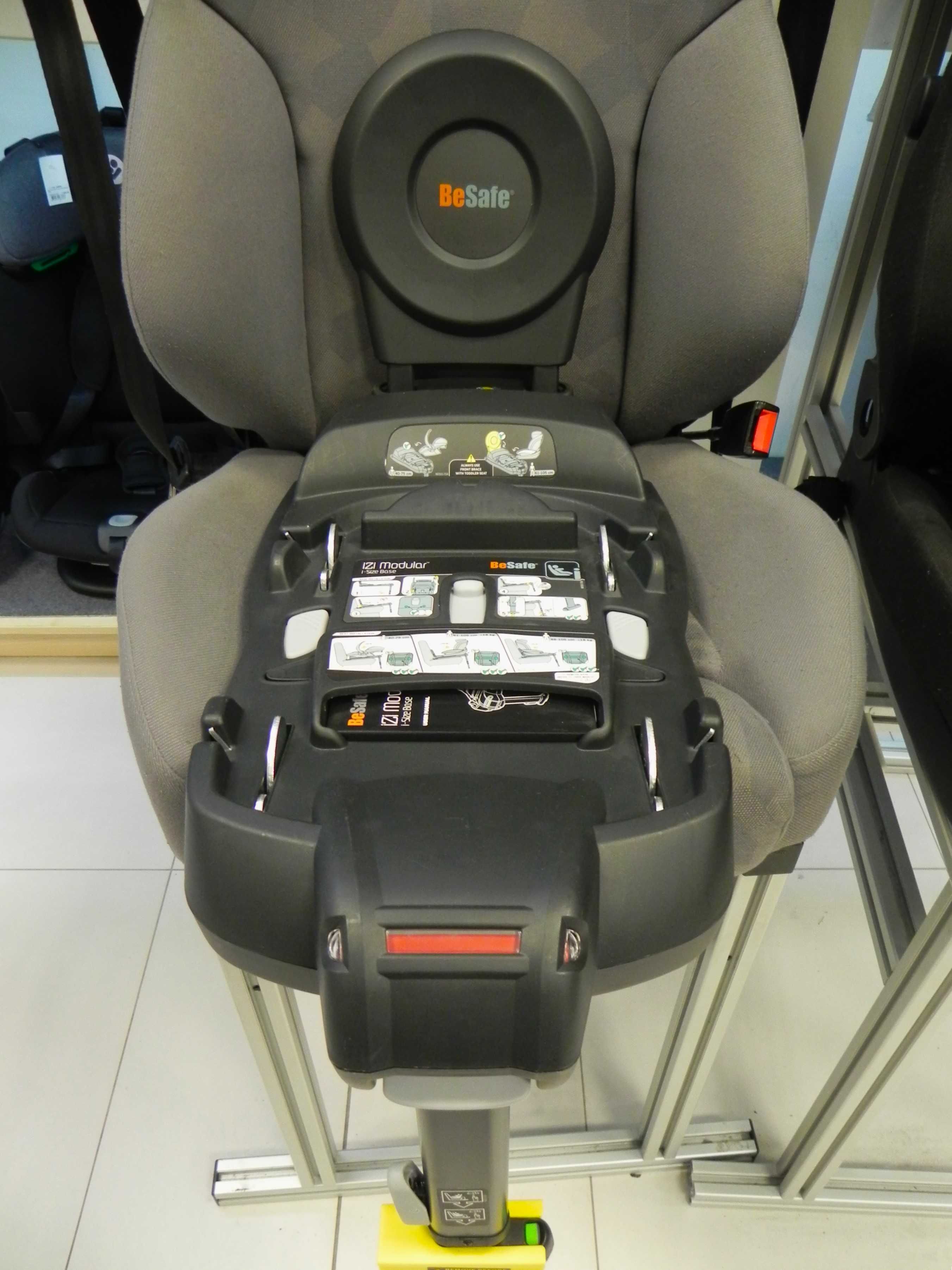 Fotelik samochodowy BeSafe iZi Go Modular X1 Black Cab z bazą ISOFIX