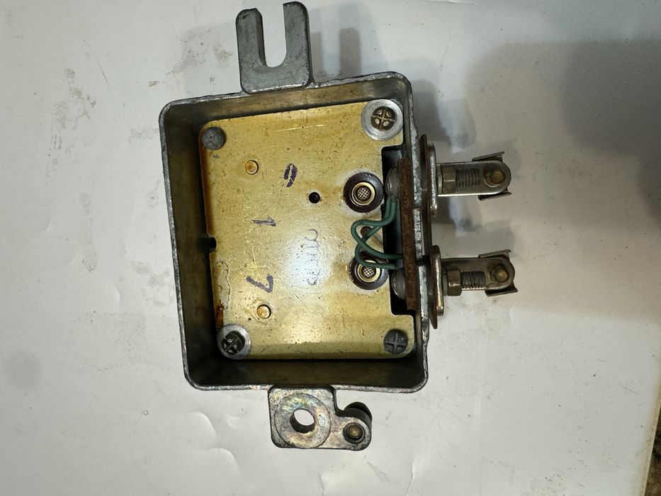 Продам реле 221 3702(регулятор напряжения)