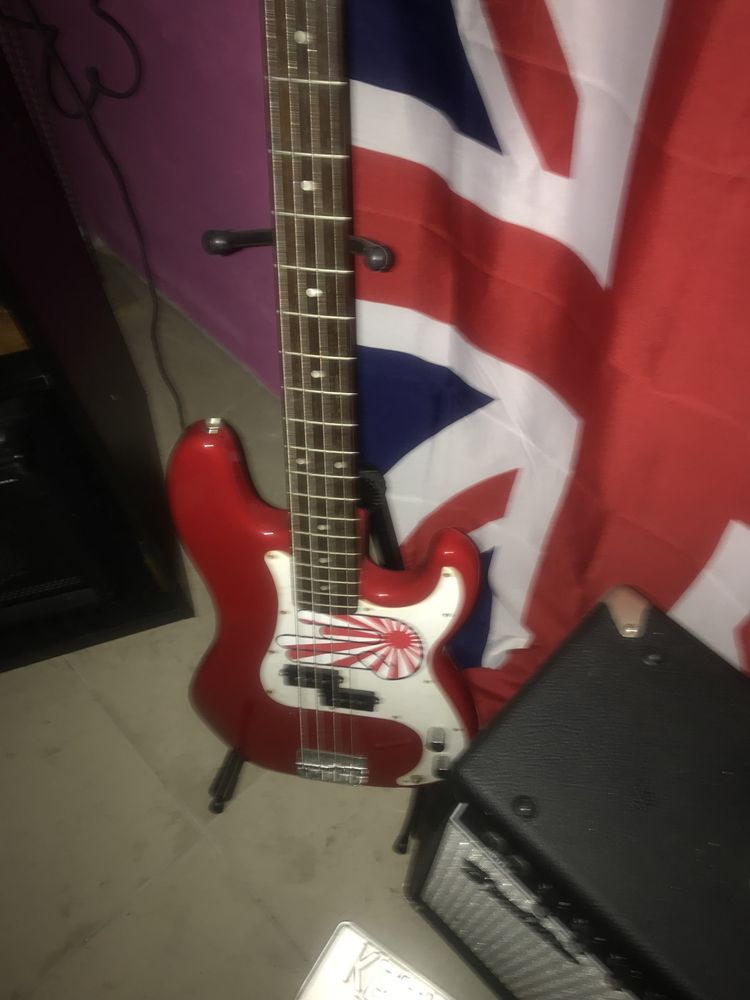 Gitara basowa Fender