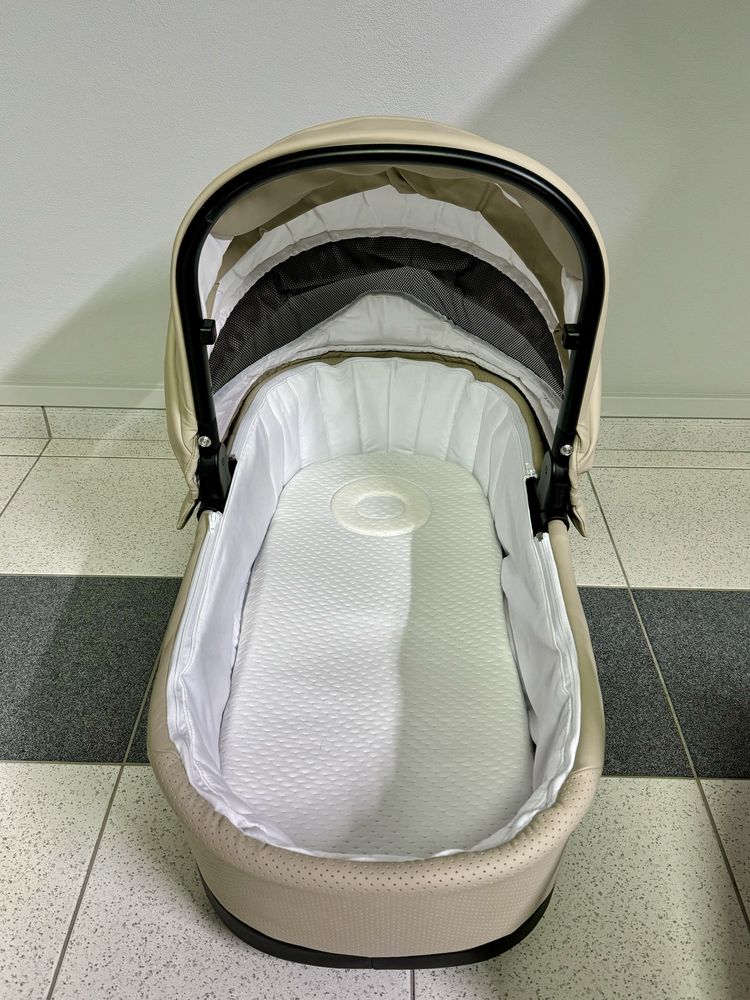 Carrinho de bebé trio + base isofix (bébécar)