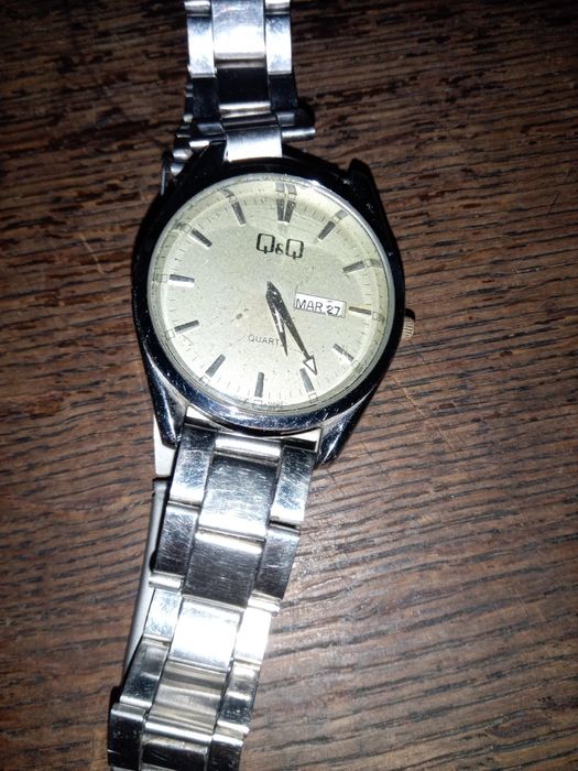 Гарний наручний годинник виробництво фірми Rosra з батарейкою,другий Q