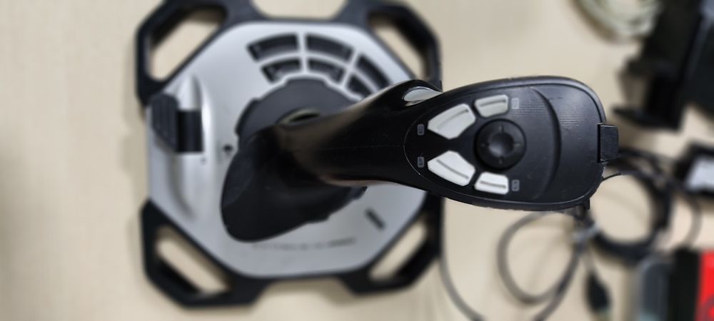 Ігровий джойстик Logitech Extreme 3D Pro. Ідеально для авіасимуляторів
