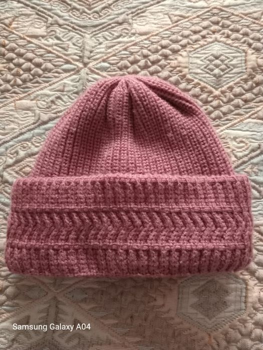 Шапки женские тёплые