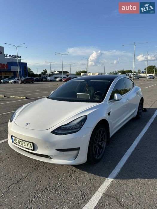 Tesla Model 3 2019