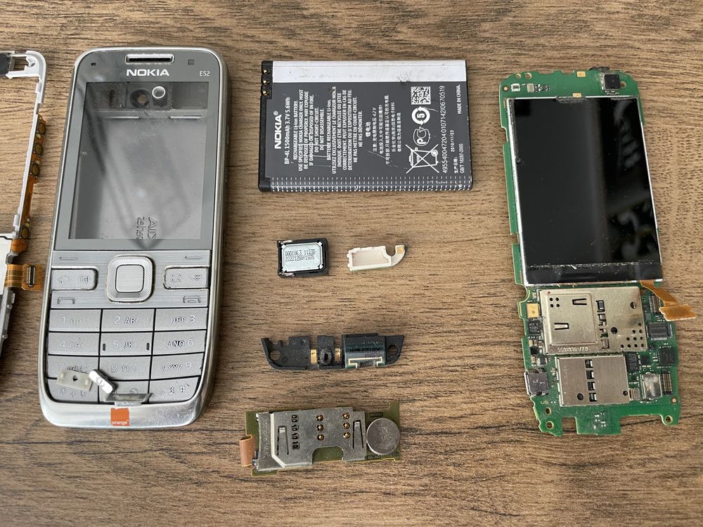 Części Nokia E52/Obudowa/LCD/Podzespoły/Oryginalne Części!