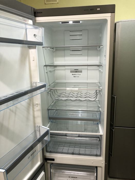 Холодильник Bosch KGN39XI41