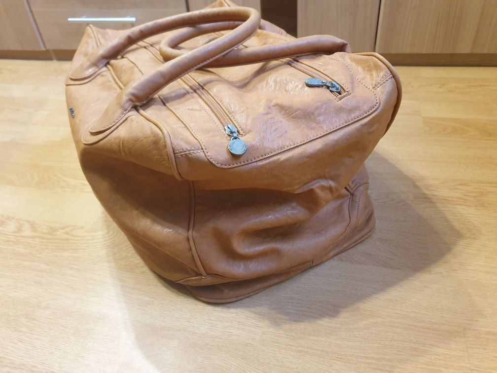 Ruda torebka/torba skórzana Cropp XXL