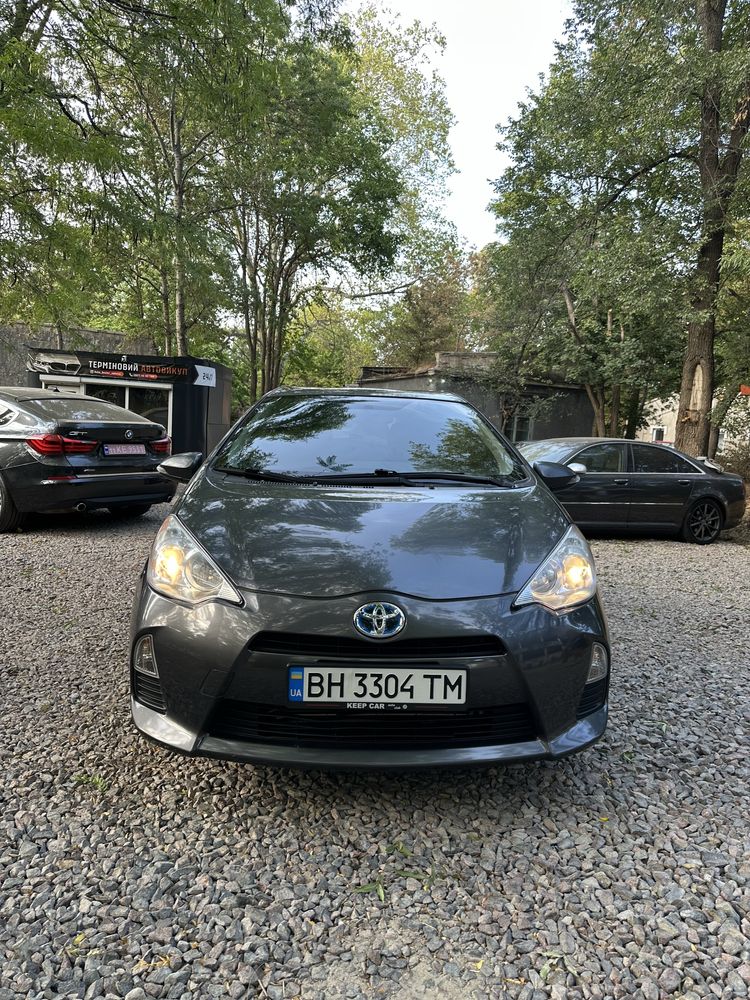 Toyota Prius C Автомат, расход 5 литров