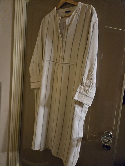 Suknia, rozm. 36, wypada na większą, naturalna, luźna.