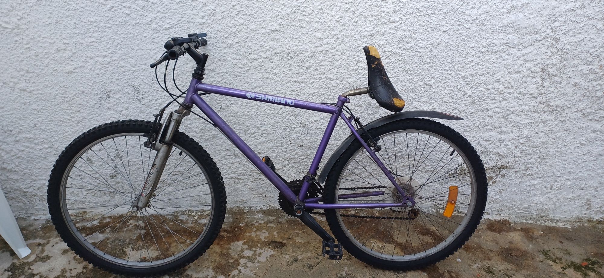 bicicleta com banco avariado