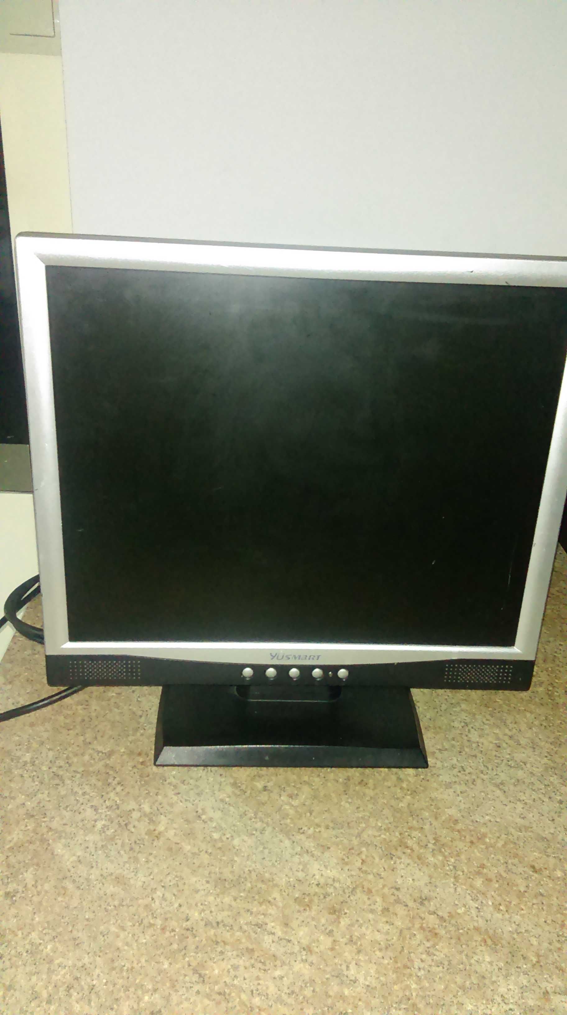 Monitor LCD Yusmart 17″ 170QP-C