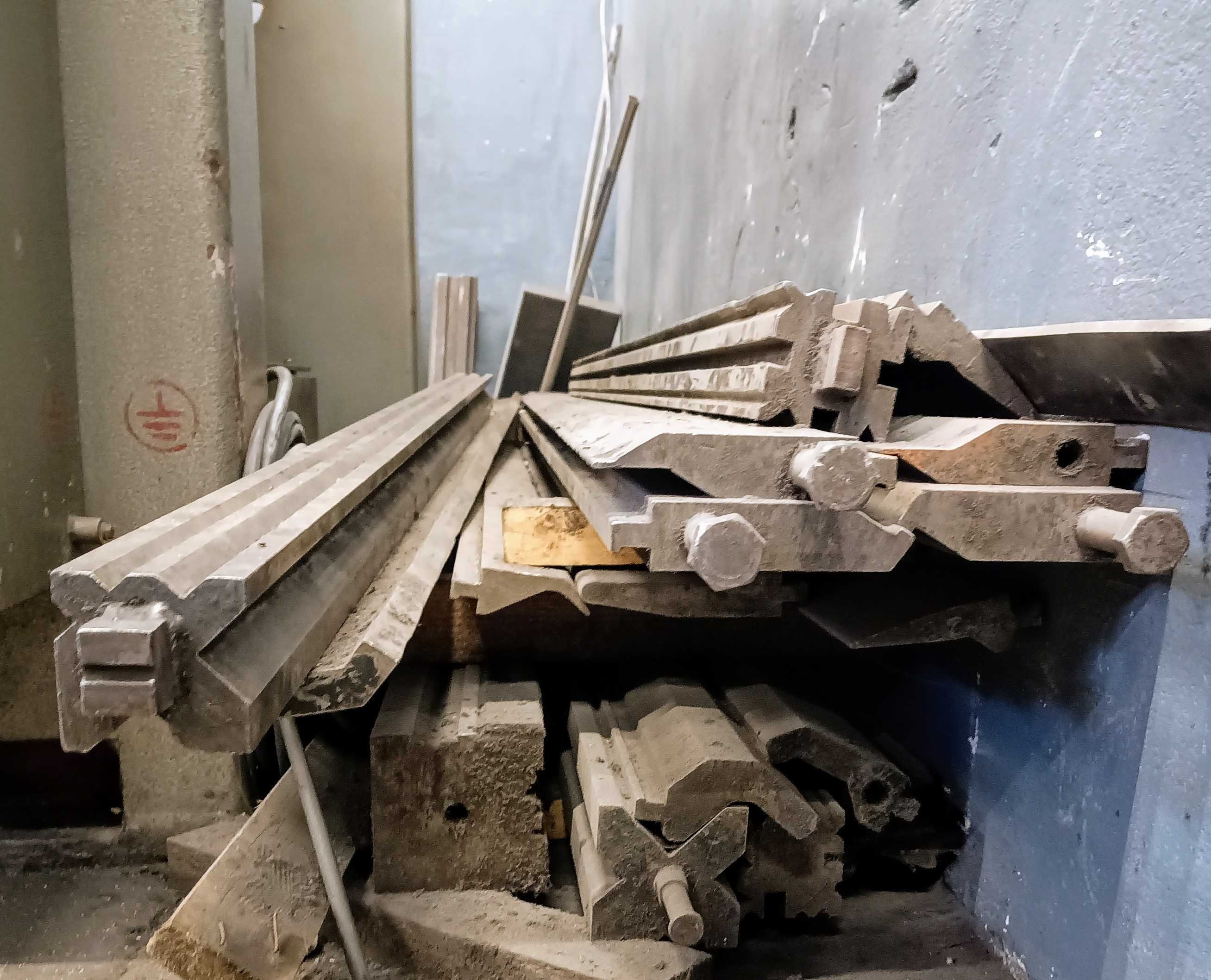 Prasa krawędziowa/Konwencjonalna Gefi Györ LE 100/3000