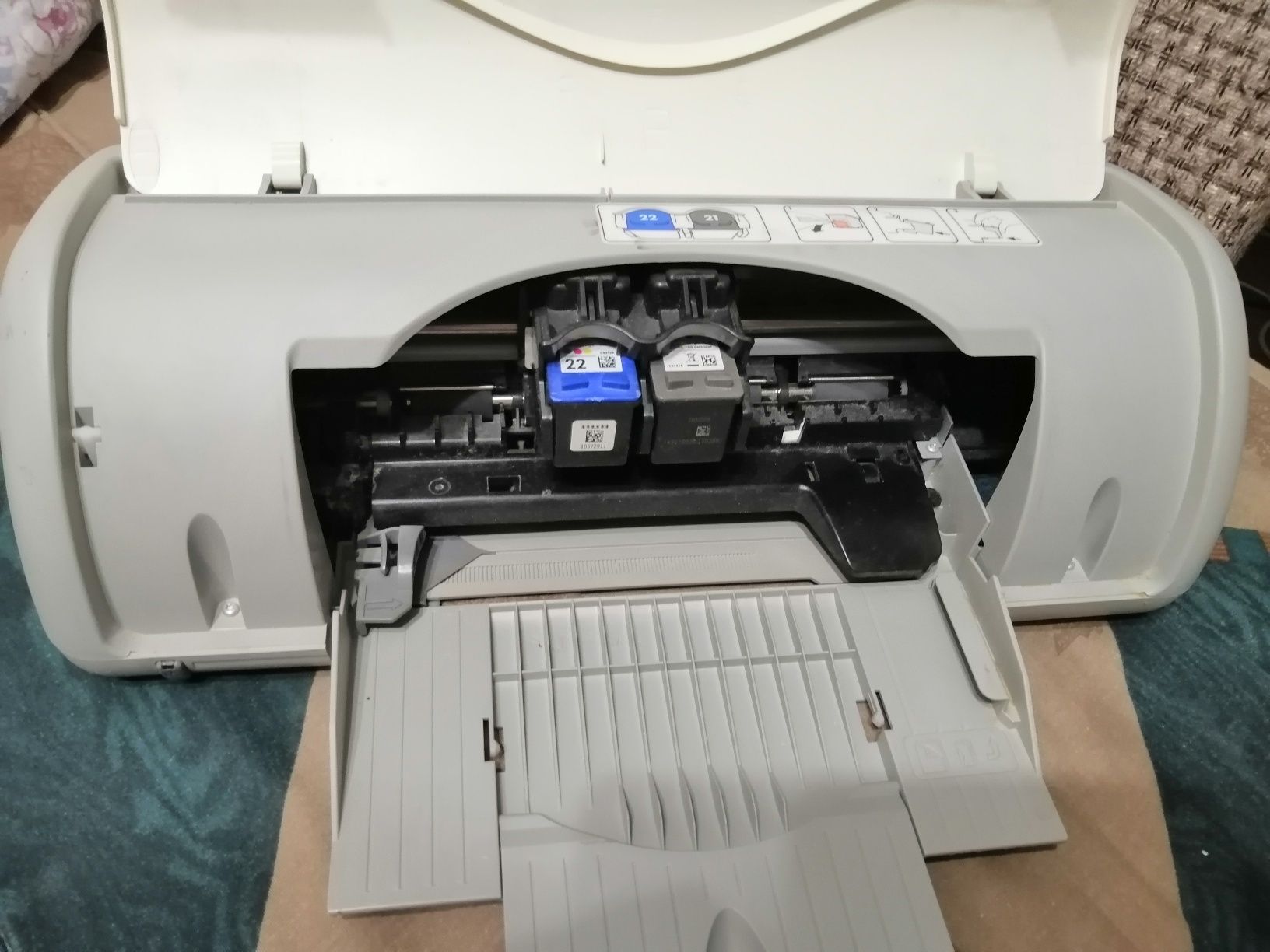 Принтер цветной HP Deskjet D1360