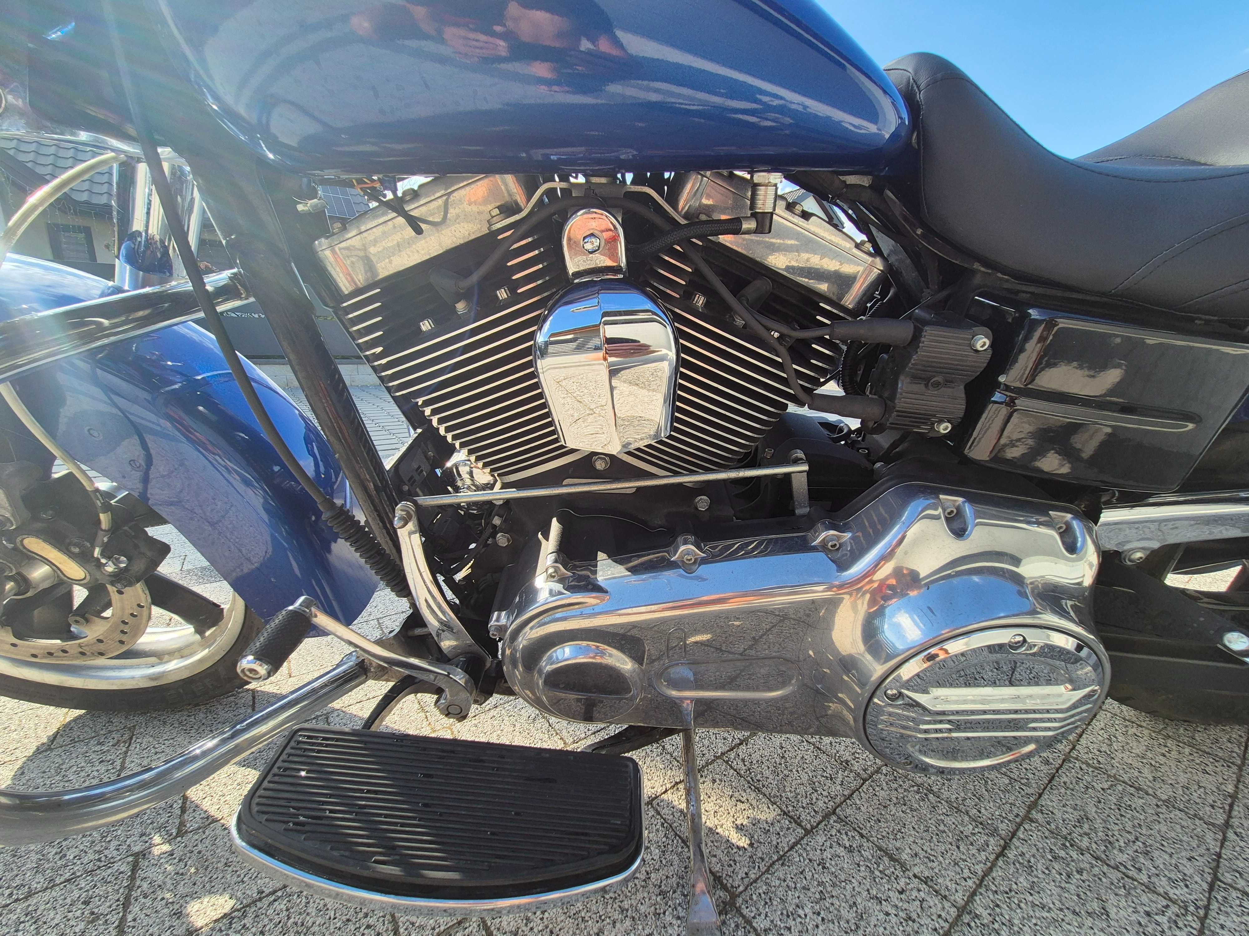 Harley Davidson Dyna Switchback 2015 rok.