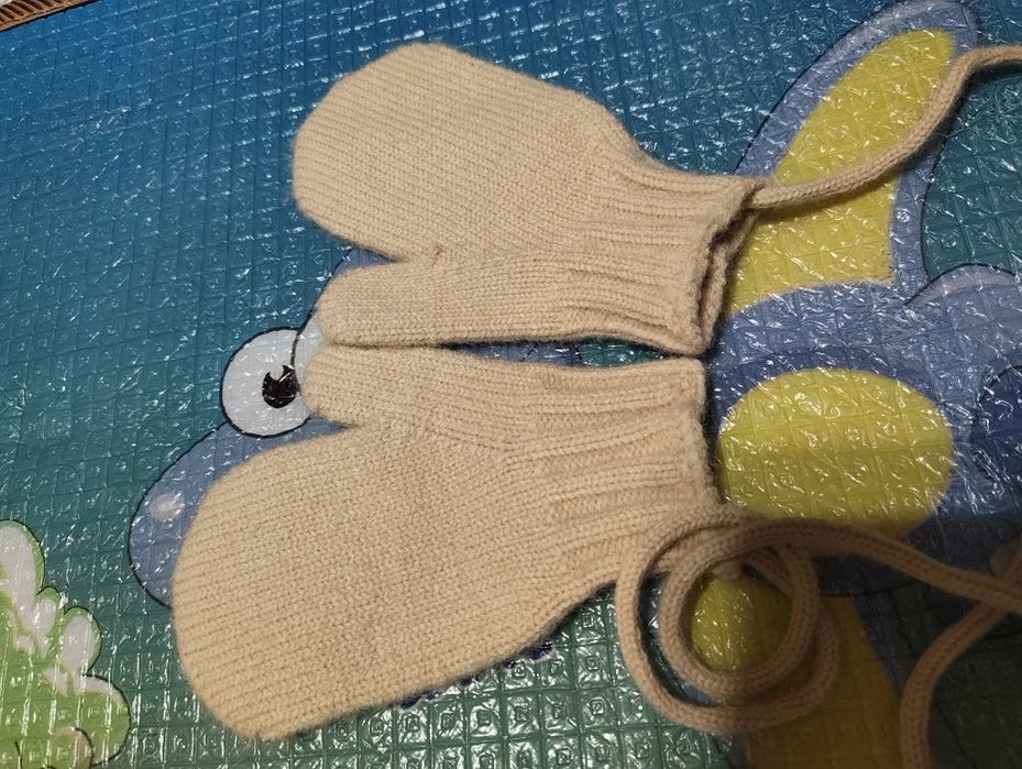 Рукавички,варежки,шерстяні,3-4 роки