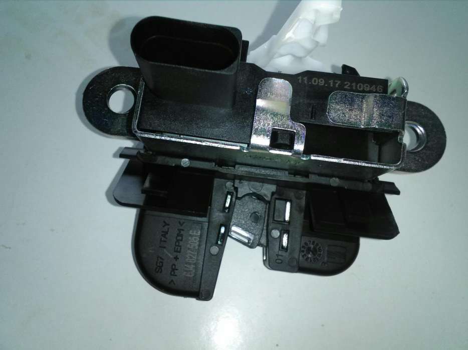 Fechadura mala trinco da tampa de mala tras vw seat audi skoda NOVA