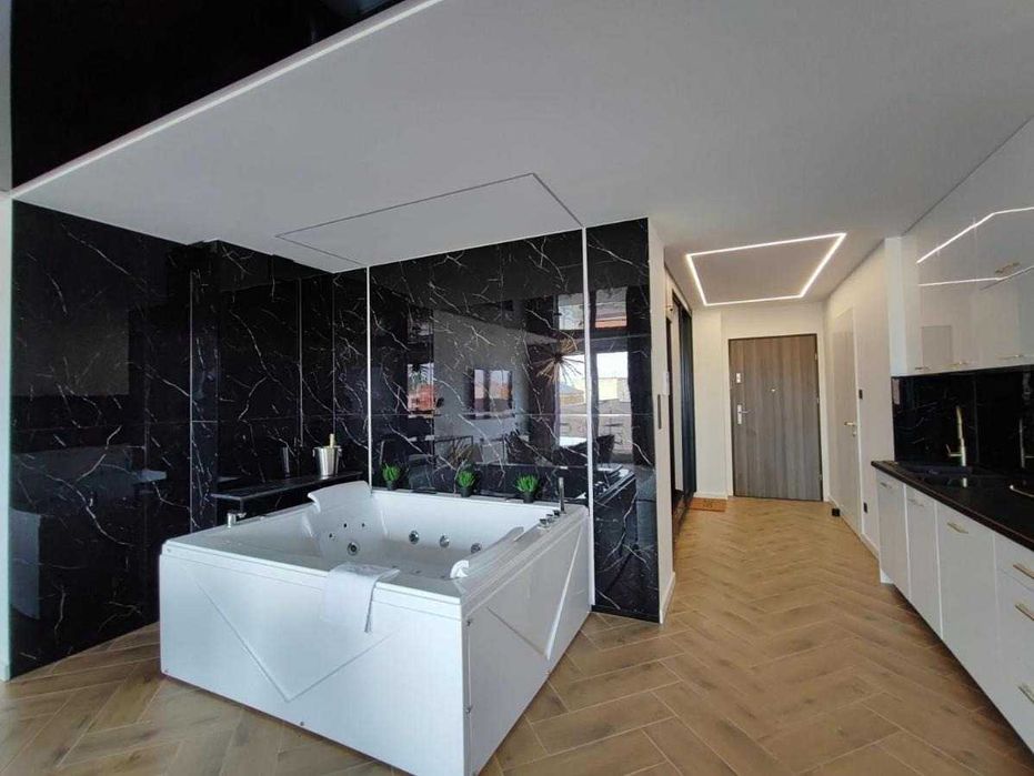 Stylowy Apartament z Wielką wanną z hydromasażem w centrum miasta!