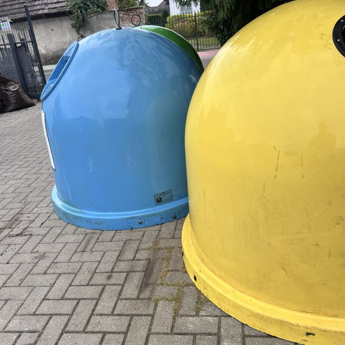 Zestaw pojemników Igloo typu dzwon - niebieski, zielony i żółty 1,5m3