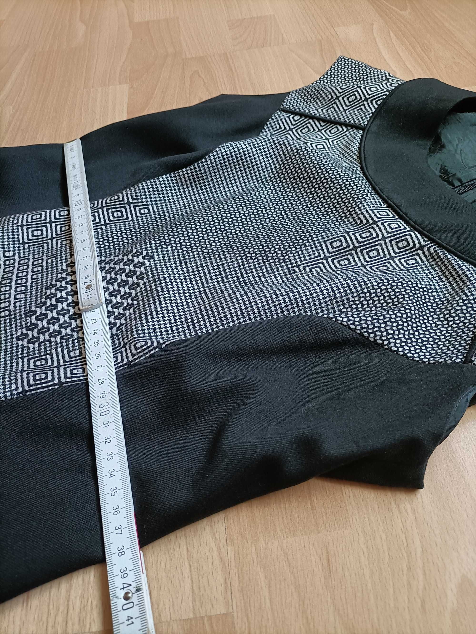 Sukienka elegancka bez rękawów Pretty One r. 38