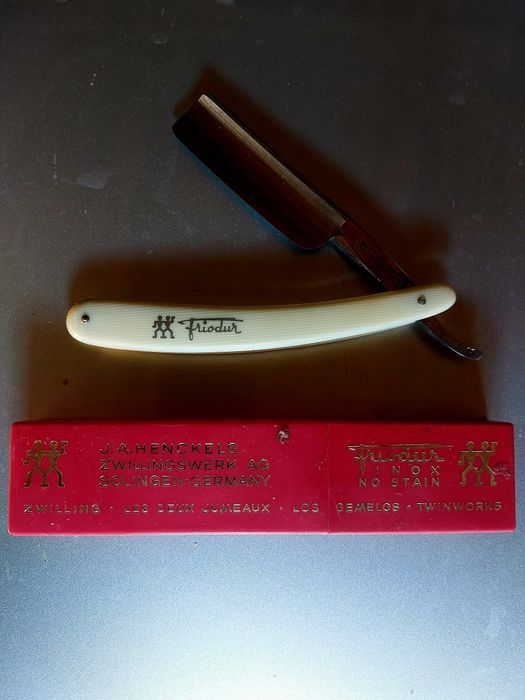 Клинкова бритва нова