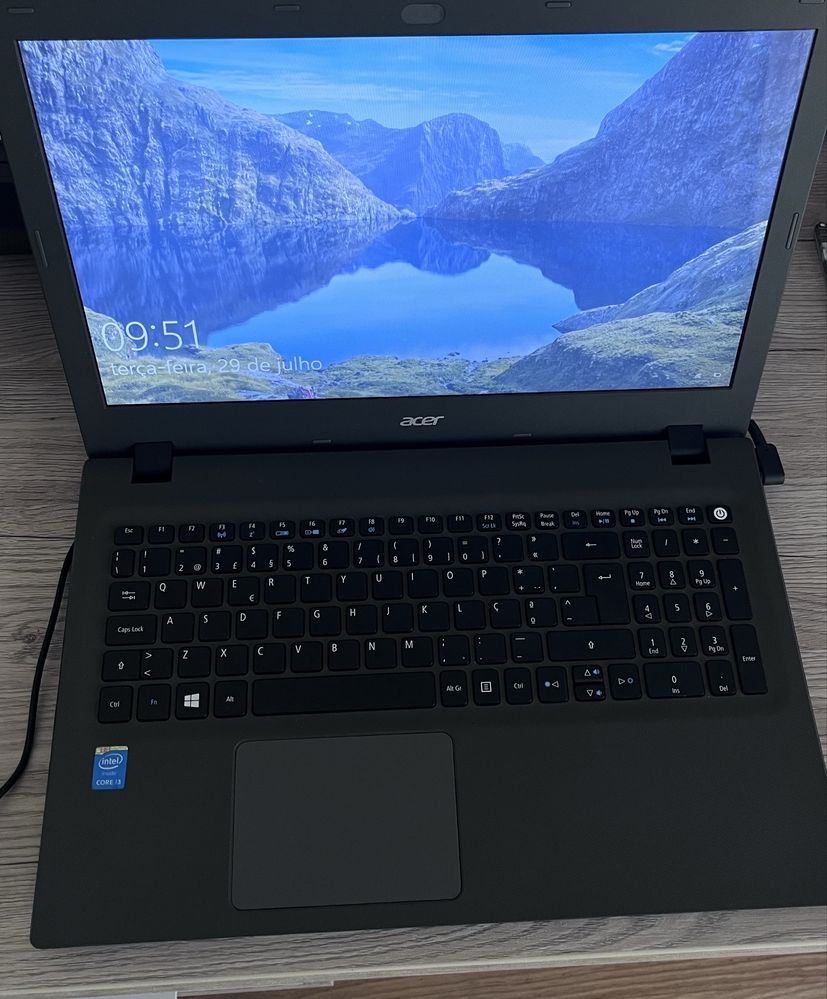 Portatil Acer E5-573G