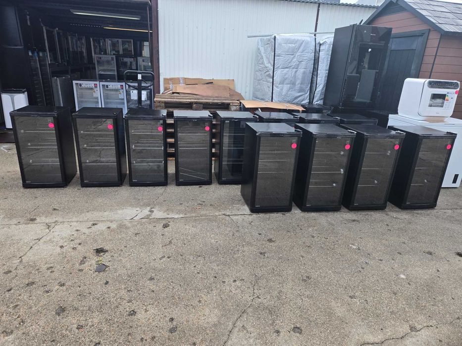 Janki, ul. Wspólna 6 Chłodziarka na napoje 85cm szklany front