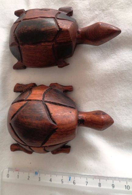 Tartarugas esculpidas em madeira nobremaciça - Artesanato Africano
