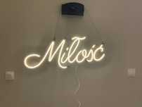 Neon miłość 90 cm x 40 cm