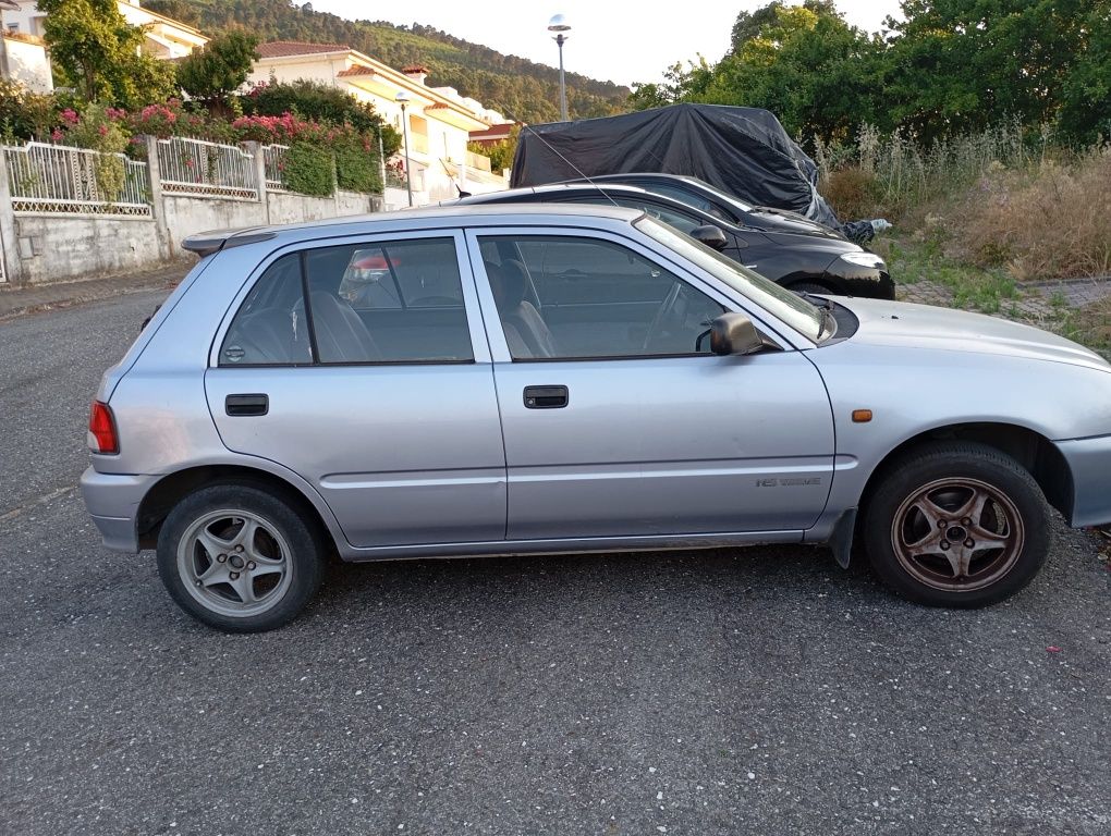 Carro Daihatsu charade