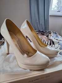 Buty damskie kremowe