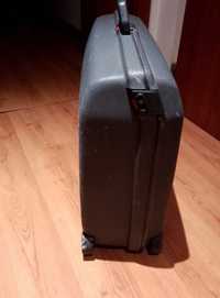 Mala viagem geande marca Samsonite ( rígida)