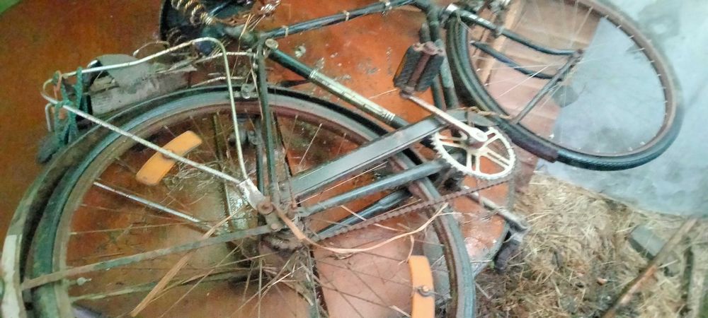 Bicicleta antiga relíquia