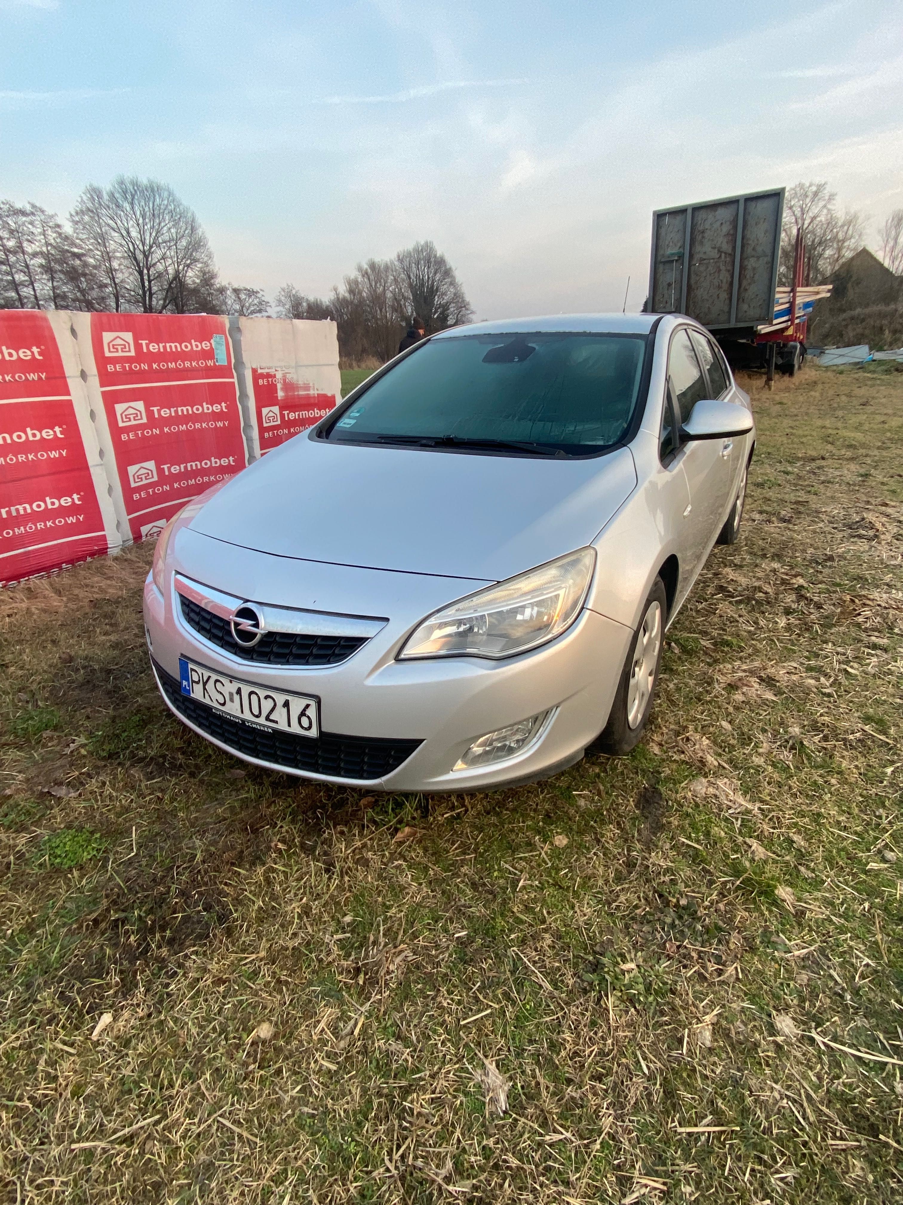 Opel astra j 1,7 cdti