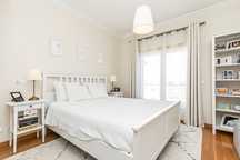 Cama de casal + 2 mesas de cabeceira HEMNES (IKEA)