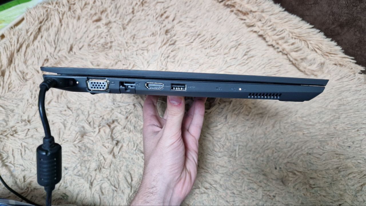 Ноутбук Lenovo v330-14arr